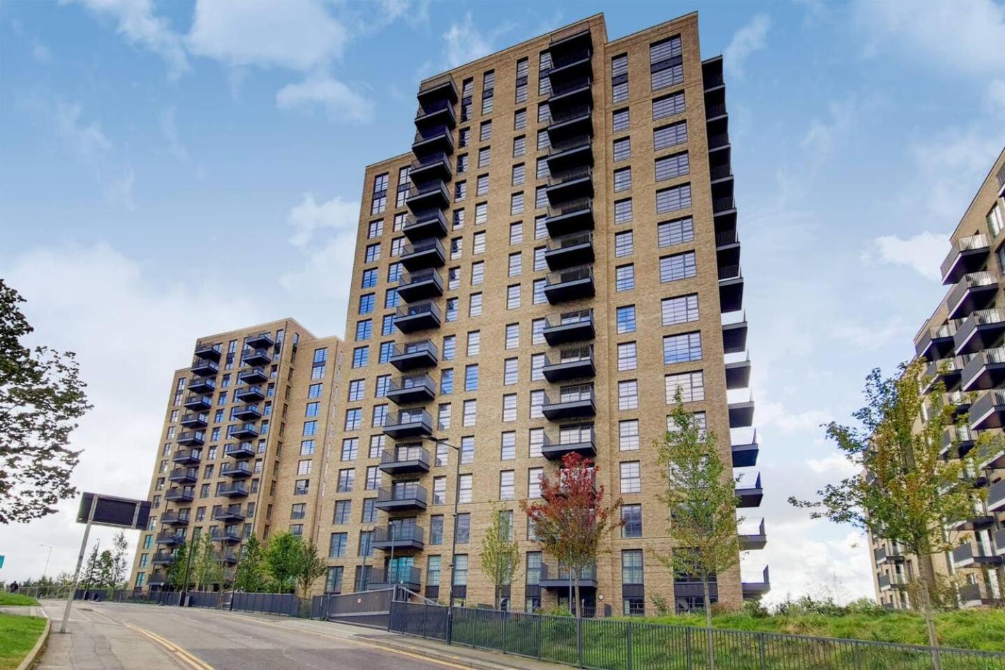 Modern And Chic Apartments At Ferrum Near Wembley Park London Eksteriør billede